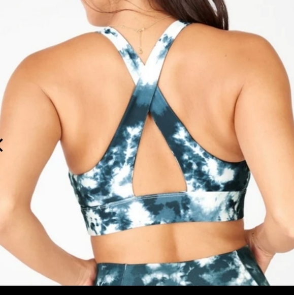 Fabletics NWT L Oasis Twist Front Sports Bra Tie Dye - Picture 2 of 3